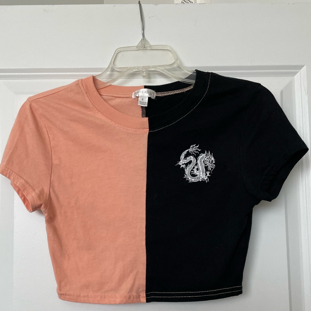 SHEIN Orange Kiss split color Dragon Crop Top